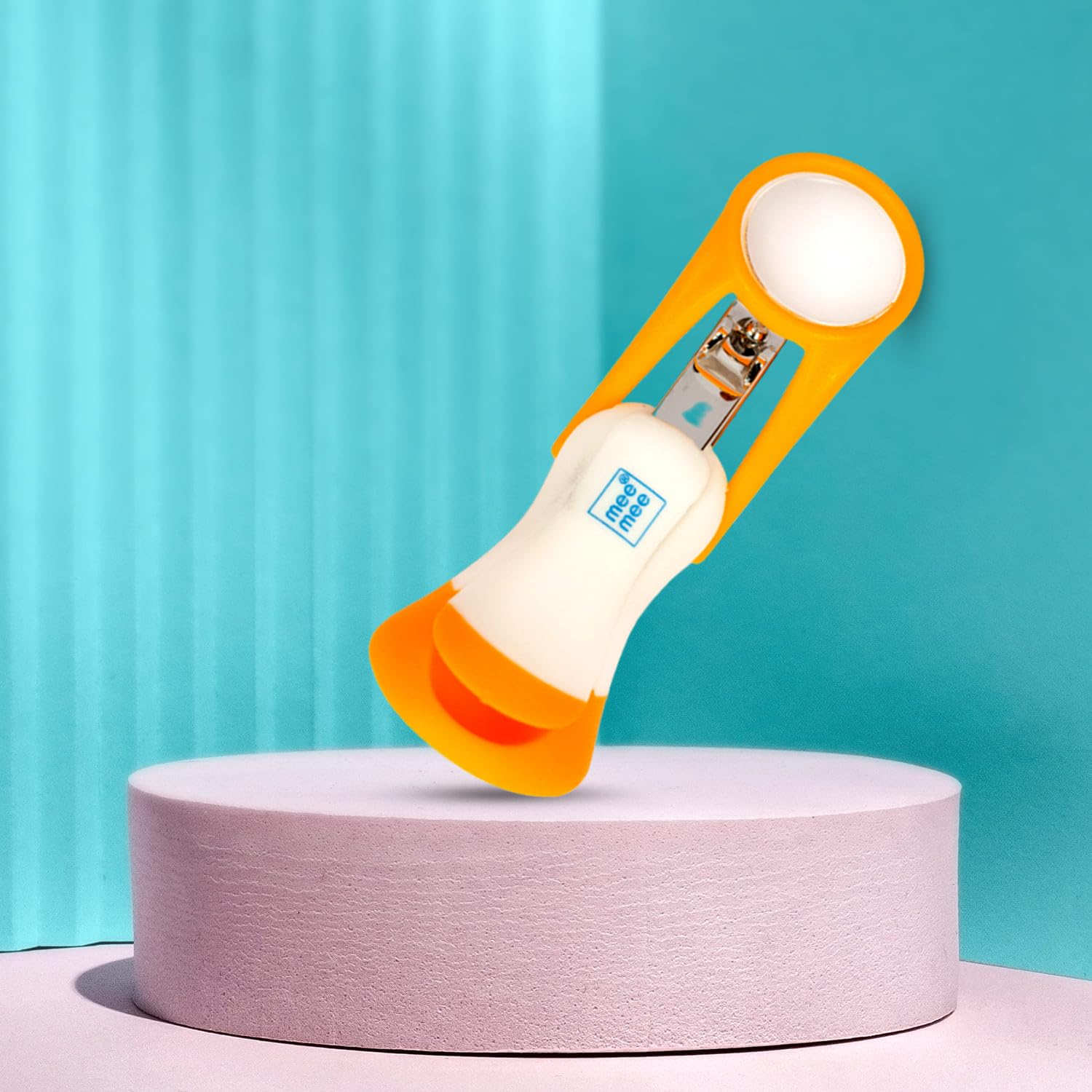 Mee Mee Gentle Nail Clipper with Magnifier (White/Orange) - Image 2 thumbnail