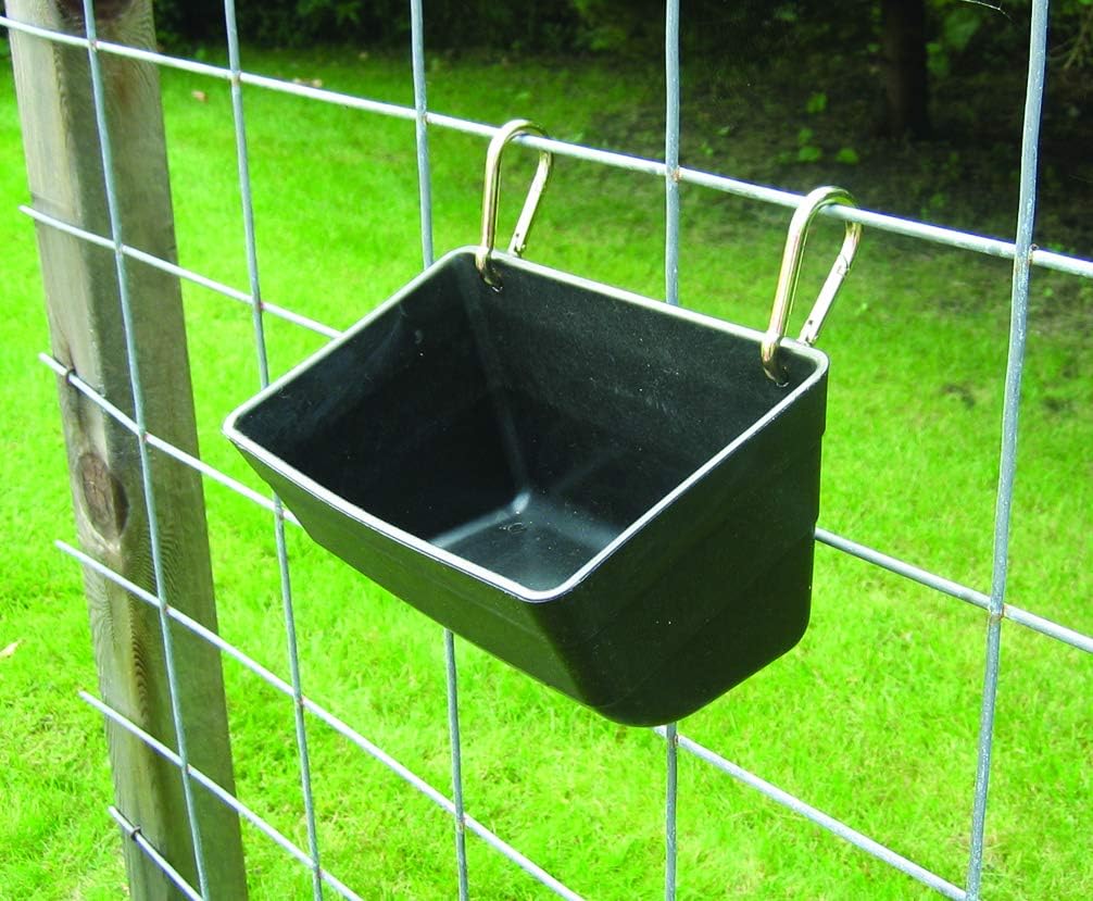 Plastic Fence Feeder with Clips (Black) - Little Giant - Heavy Duty Mountable Feed Trough Bucket for Livestock & Pets (4.5 Quart) (Item No. FF11BLACK)