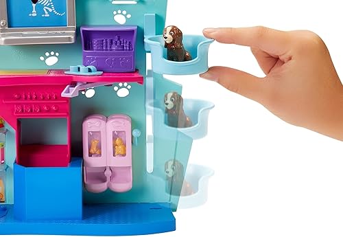 Miniatura 3 de Polly Pocket Cuddle & Care - Juego de veterinario para mascotas con muñeca Polly de 3 pulgadas, escala colgante, máquina de rayos X, mini elevador,