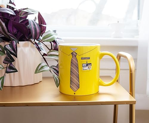 Miniatura 3 de Silver Buffalo The Office Dwight Schrute Shirt Taza de cerámica Capacidad para 20 onzas