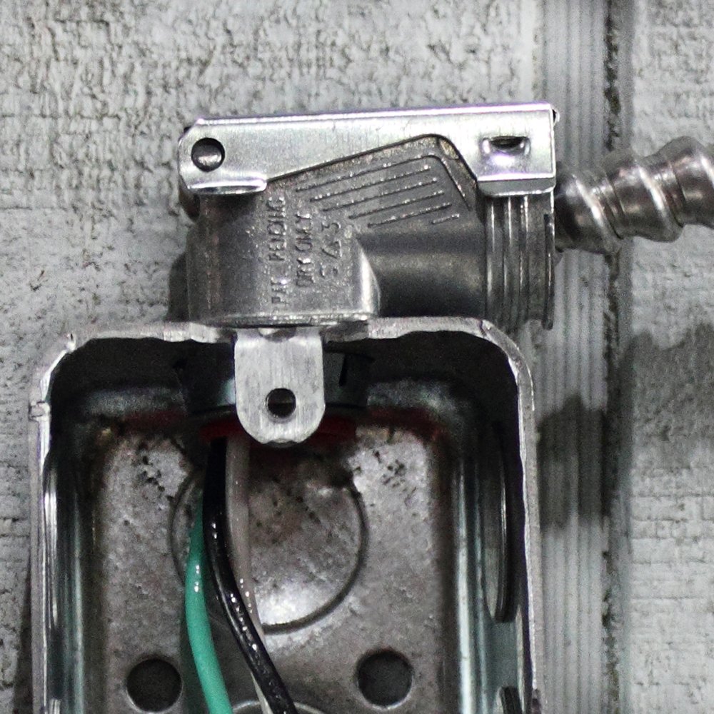 Sigma Engineered Solutions Proconnex 49816 AC/MC/Flex Quick Double Snap Lock 90-Degree Squeeze Connector 1/2-Inch Conduit Fitting, 1-Pack, 1 Count (Pack of 1), Silver