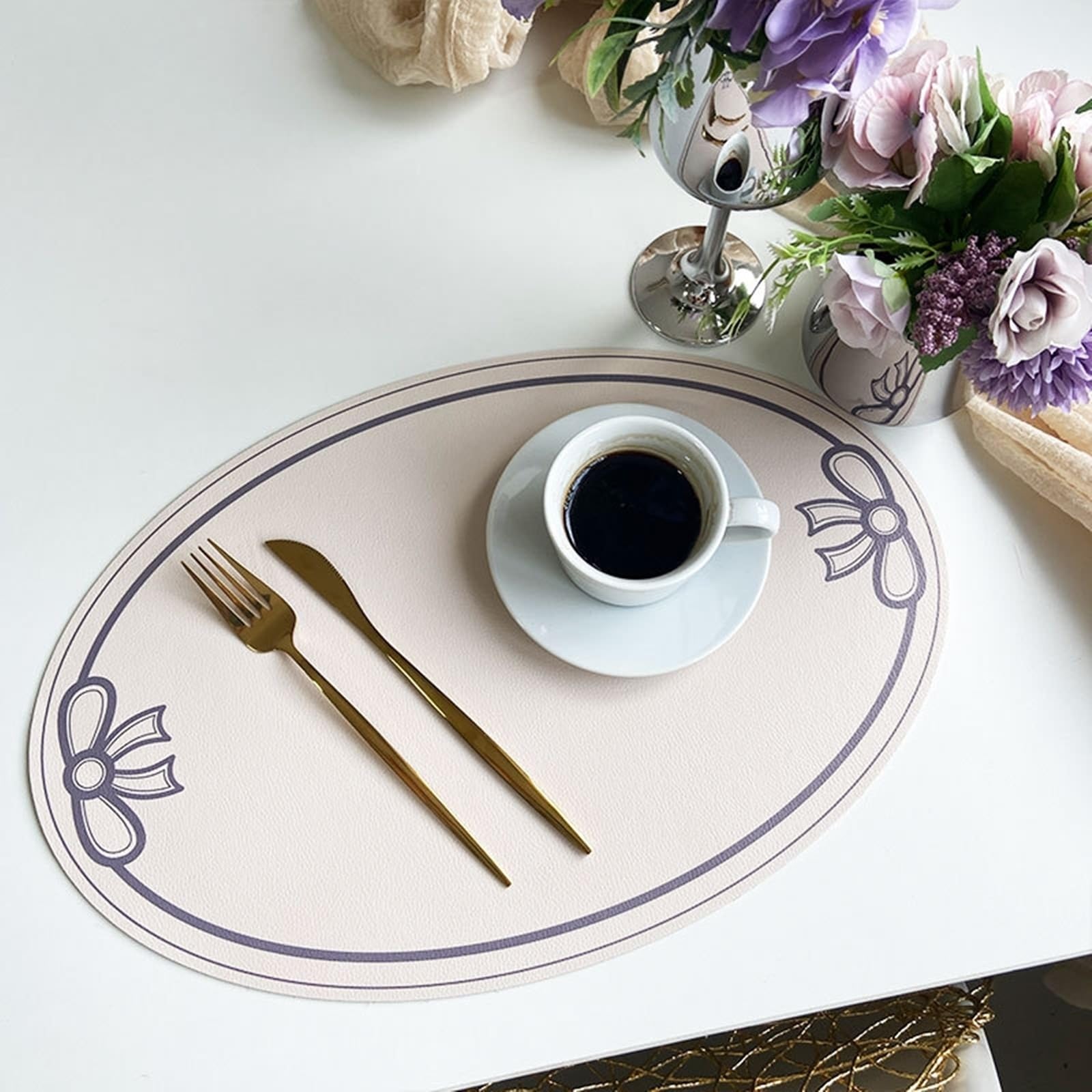 Placemat - Juego de 4 manteles individuales, diseño de lazo de color morado claro, 30 x 45 cm, para cocina y comedor