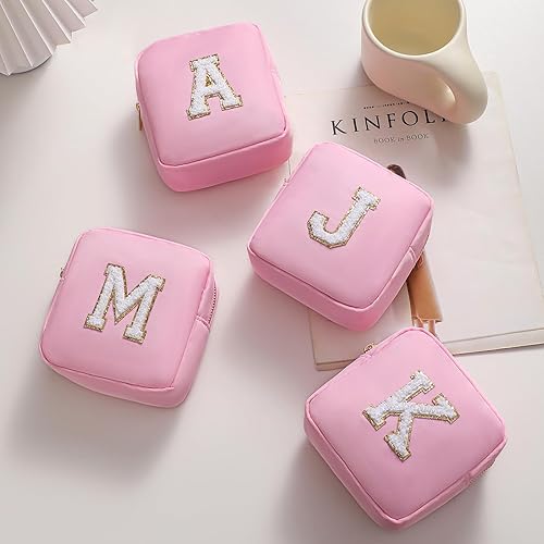 Miniatura 5 de Bonita bolsa de maquillaje rosa con inicial, regalo de cumpleaños con monograma para mujeres y niñas, bolsa de cosméticos de chenilla con