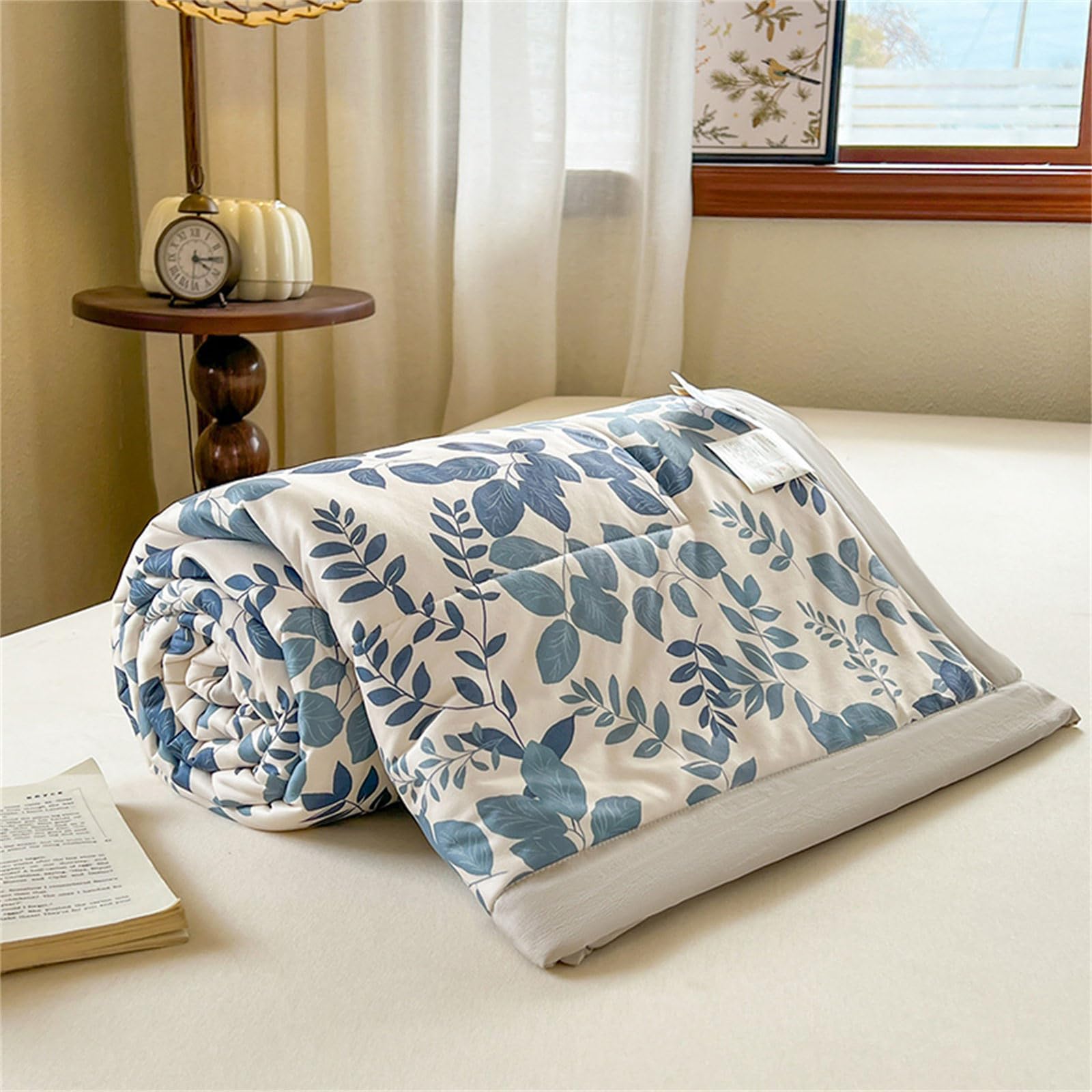 Chickwin Quilted Bedspreads Single Double King, Floral Reversible Lightweight Microfiber Coverlets Comforter Easy Care Sofa Blanket Throw for All Season (Blue leaves,220x240cm)
