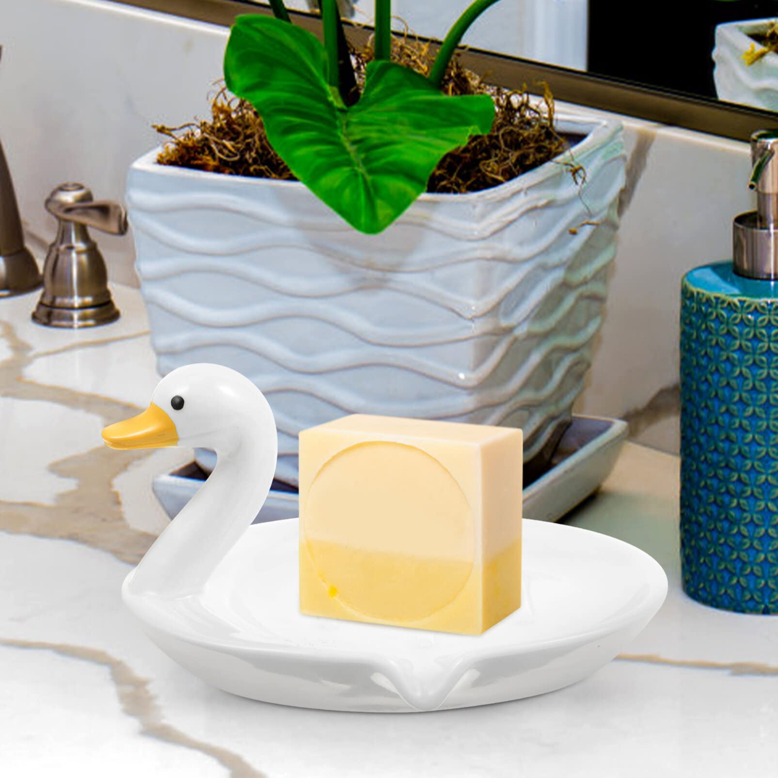 Amazon｜Housoutil キュートなアヒル型ソープディッシュ セラミック製