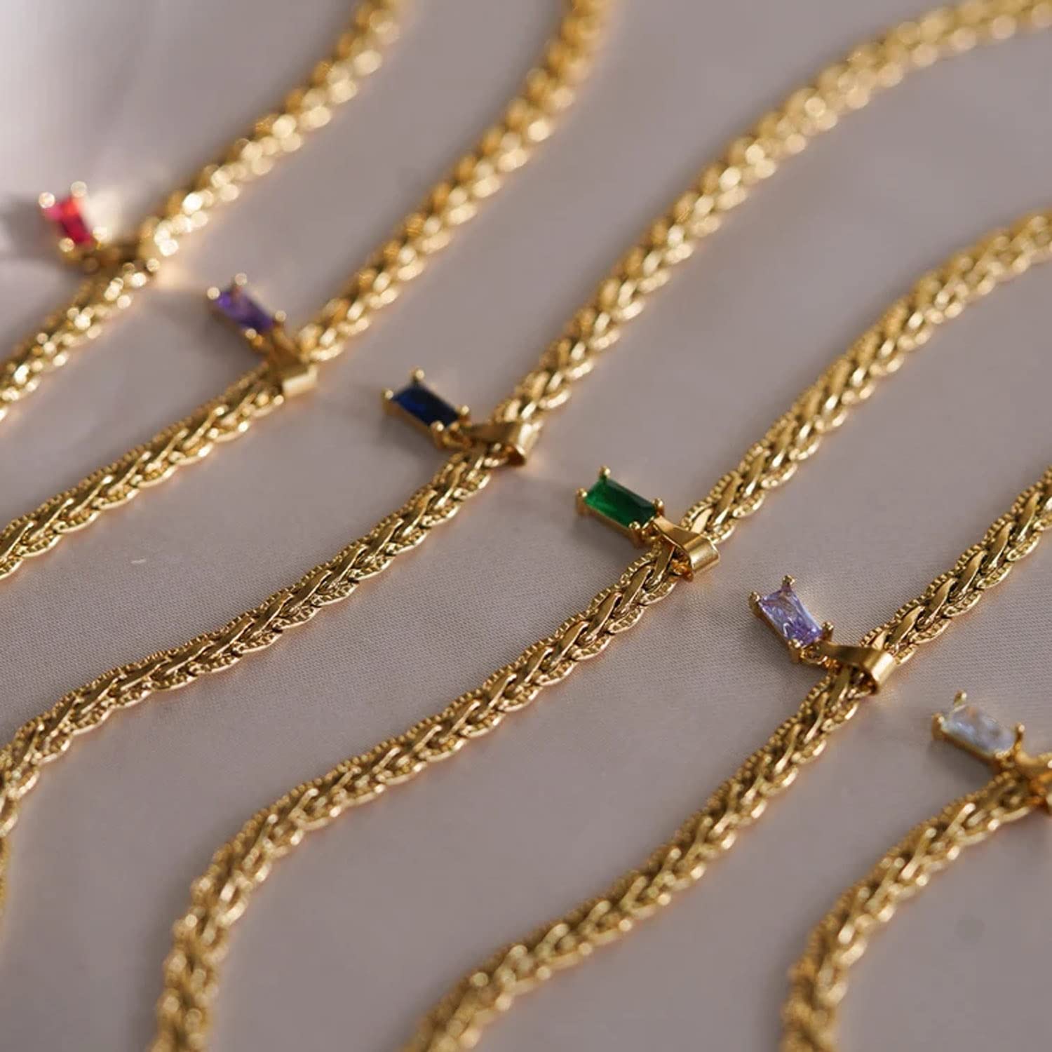 18k Gold gefüllt Vintage Choker S für Frauen wasserdichte Goldhalshöre Anti -Turner Edelstein -Zirkon -Rechteck -Anhänger