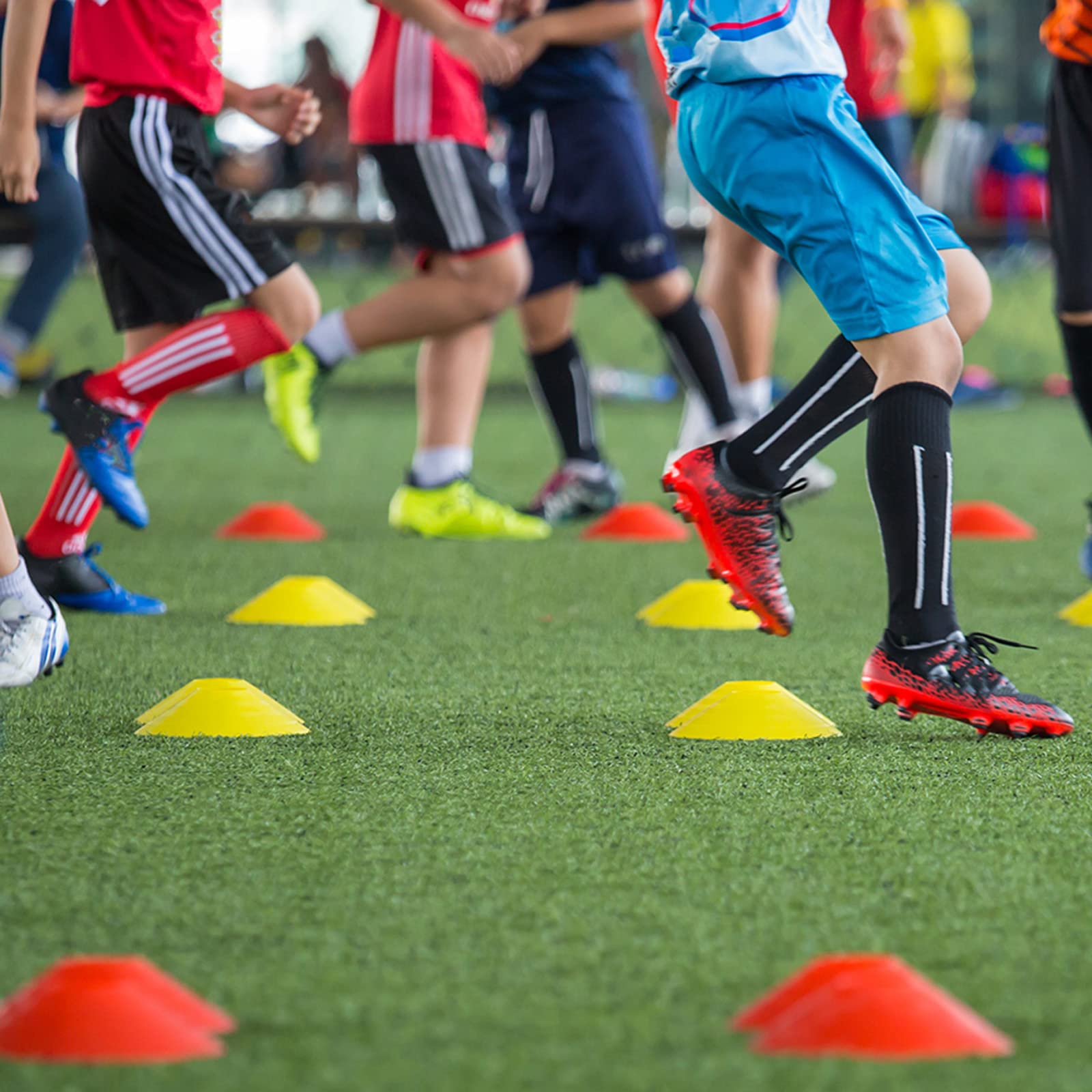 MIVIDE 100pcs Plots Sport, 19x5cm Plots Football Entrainement, Plots de Marquage avec Support et Sac Filet, Cône de Disque pour Délimitation, Entraînement, Football, Marquage (5 Couleurs)