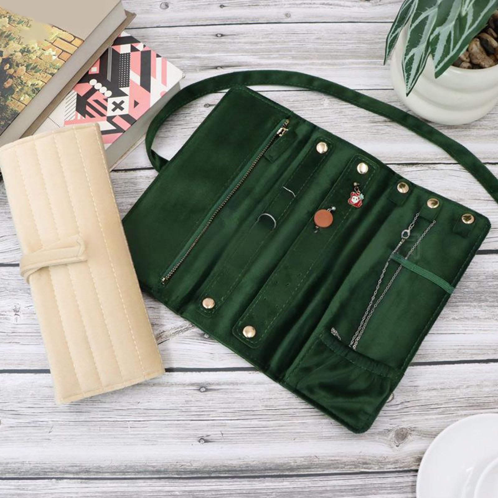 LLXYWJ Multifunktionale Samt-Schmucktasche, kompakter Organizer, Samt-Schmuckbeutel mit staubdichtem Fach für die Aufbewahrung auf Reisen