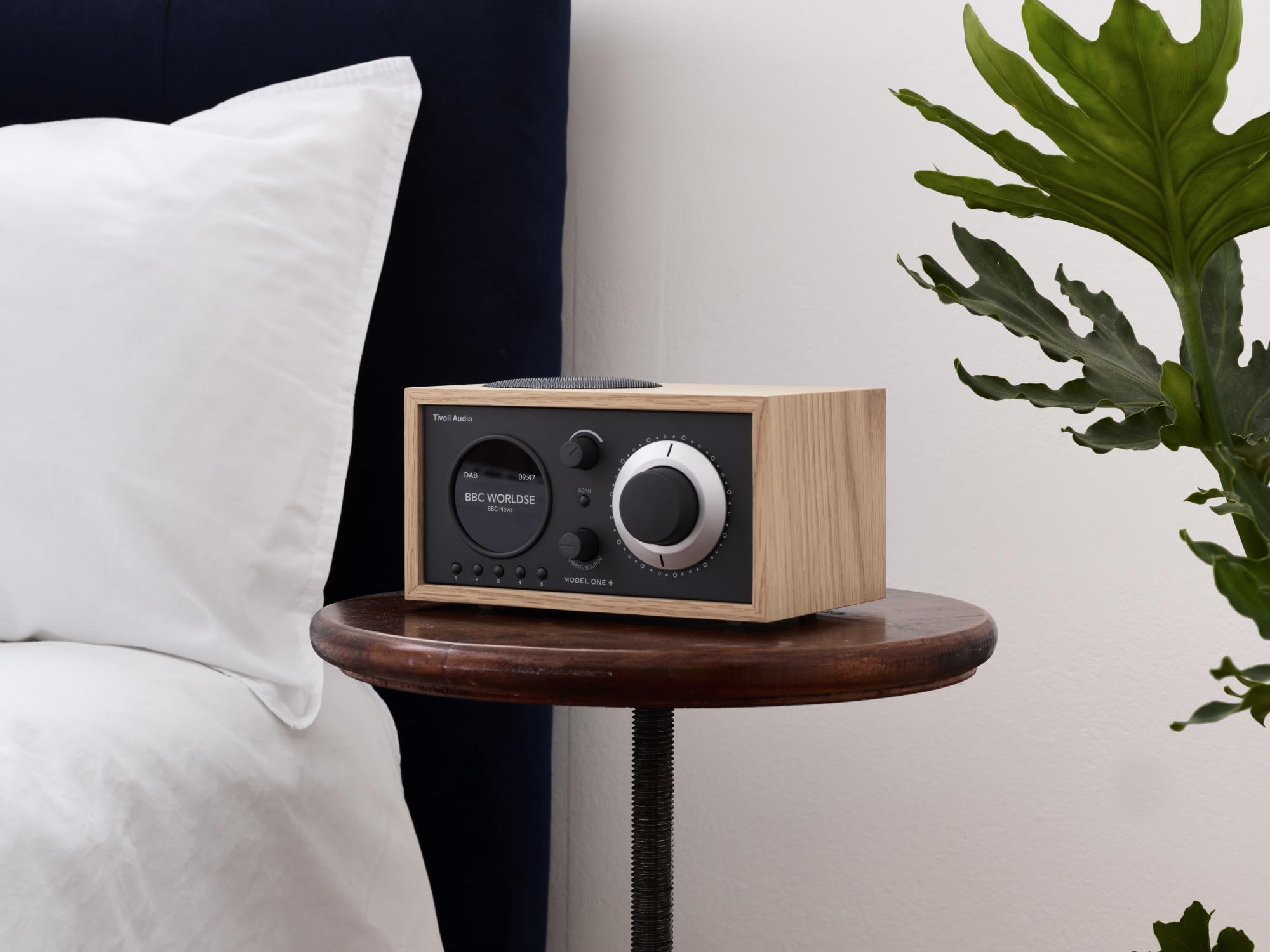Tivoli Audio Model ONE + - Poste Radio Vintage DAB+ Bluetooth Secteur Radio Réveil Bluetooth Retro en Bois Enceinte Design Écran LED Digital - Noir