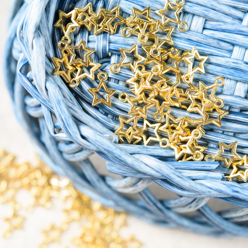 Amazon | 穴あき 星型チャーム ゴールド 10個 ピアス イヤリング Amazon | 穴あき 星型チャーム ゴールド 10個 ピアス イヤリング