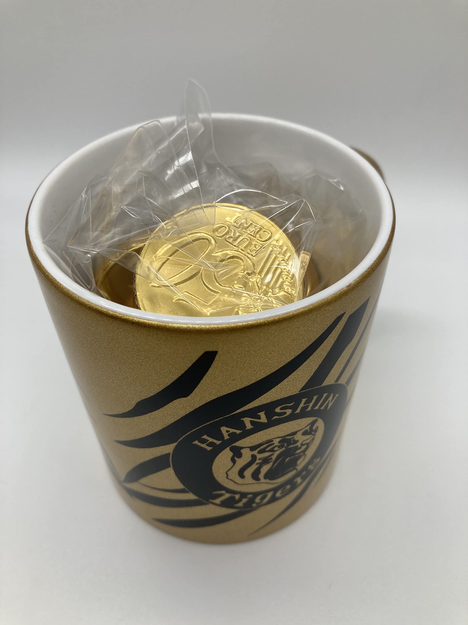 Amazon.co.jp: 阪神タイガース マグカップ コインチョコレート 入り ゴールド シルバー アルバート チョコレート プレゼント (ゴールド  アルバート チョコレート) : スポーツ＆アウトドア