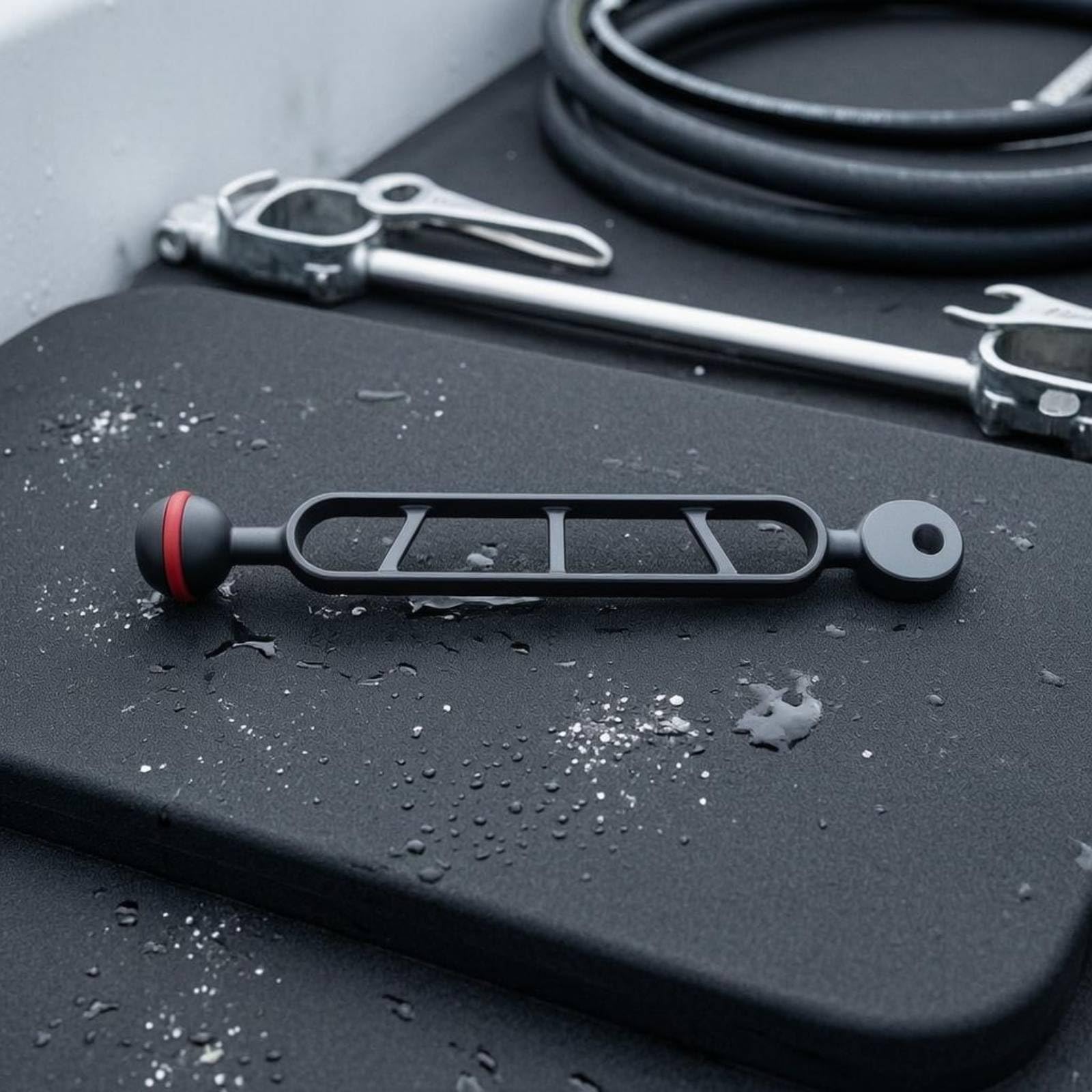 Qianly Braccio Luci Subacqueo per Fotocamera Braccio Fotografico Staffa Supporto Snodato in Lega di Alluminio con Attacchi Stile Compatibile Adatto a Riprese, Nero, 9.0 Pollici
