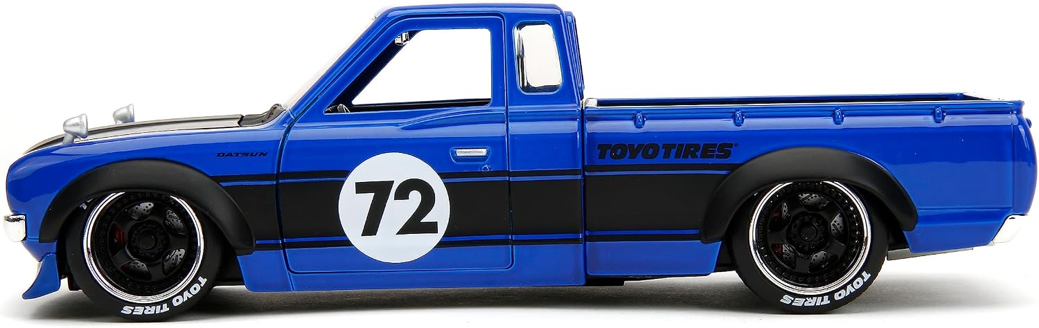 Jada Just Trucks 1:24 Datsun 620 Pickup Die-Cast Truck w/Tire Rack, Toys for Kids and Adults(Blue/Black Stripe)