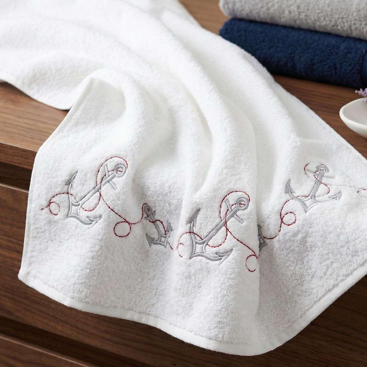 RICAMI FIORENTINI BALDI Set 5 Asciugamani con Ricamo Ancore, Spugna di Cotone 100% 550 gr. 5 Pezzi: 2 Viso+ 2 Bidet+ 1 Telo Doccia. Prodotto Artigianale Toscano (Bianco, 5 Pezzi)