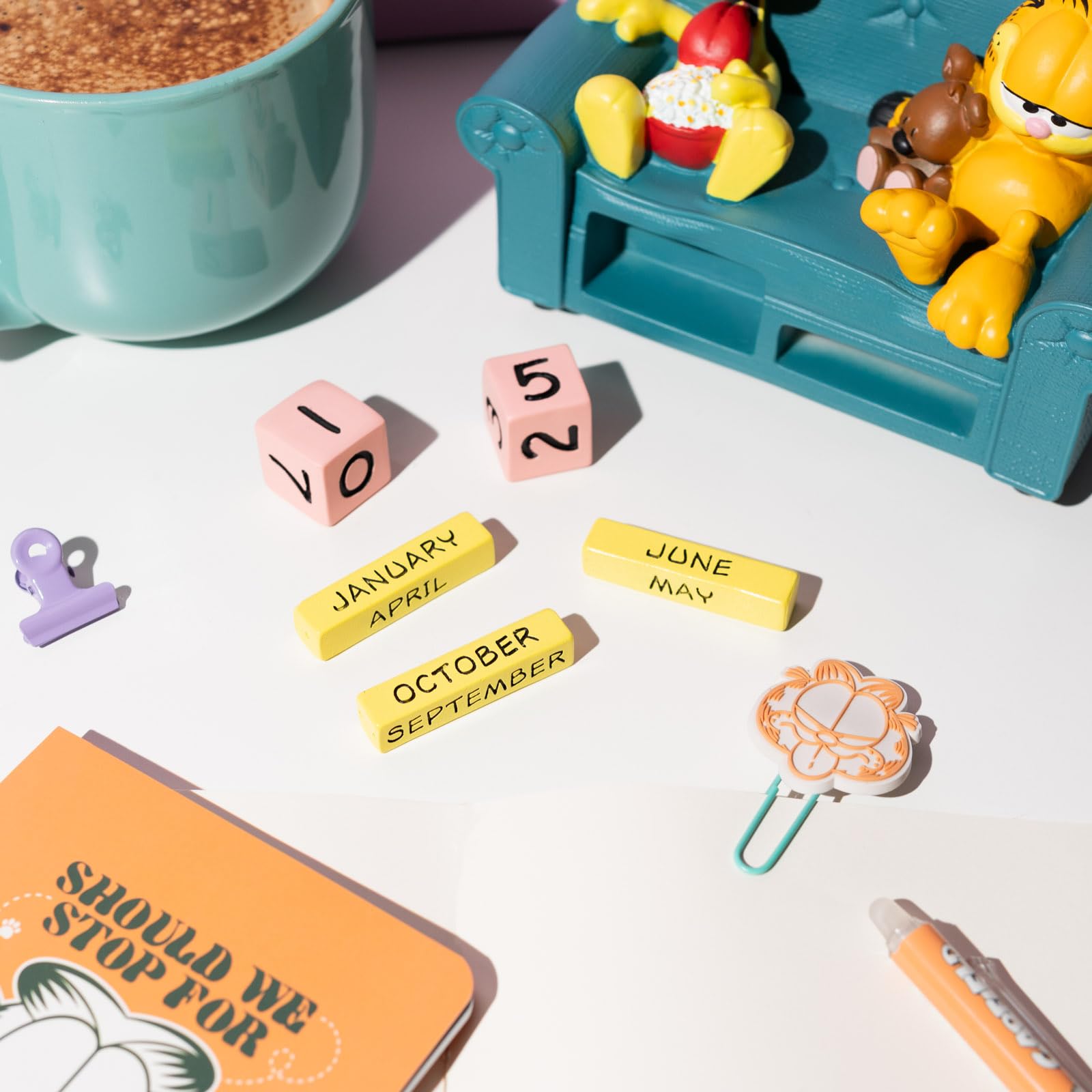 Grupo Erik Perpetual Calendar - Garfield Gifts For Cat Lovers | Desk Calendar, Home Office Desk Accessories, Home Decor Accessories | Dog & Cat Gifts
