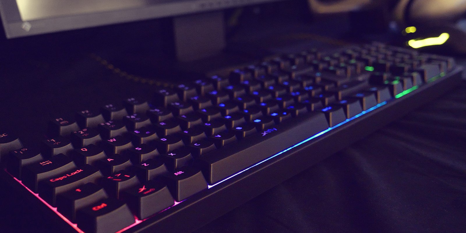 Amazon | Xtrfy（エクストリファイ）K3-RGB 英語配列 Mem-カニカル（赤 