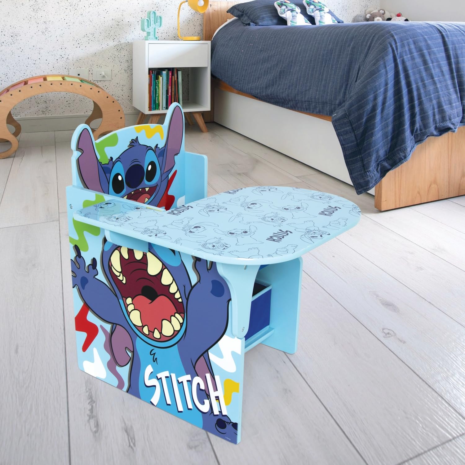 ARDITEX - Sedia-Banco infantile in legno con contenitore in tessuto di Stitch di Disney - 62x30x60cm - Colore Blu - Ideale per attività creative, studio o gioco.