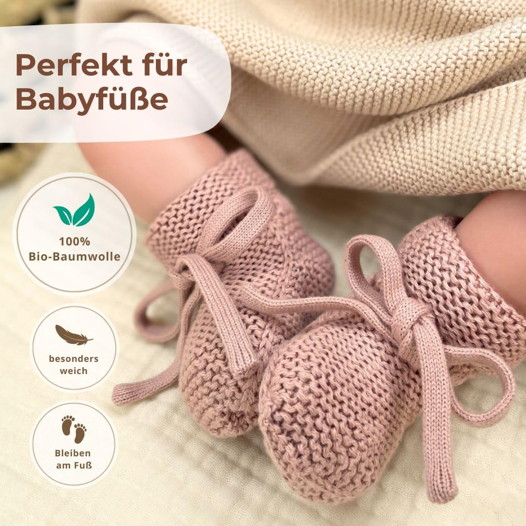 DIKOS Premium Geschenk zur Geburt – Baby Geschenkset mit Kuscheltuch Schmuse-Hase (40x40 cm) & Baby Söckchen aus weicher Bio-Baumwolle – Schmusetuch für Neugeborene Jungen & Mädchen – Oeko-Tex 100