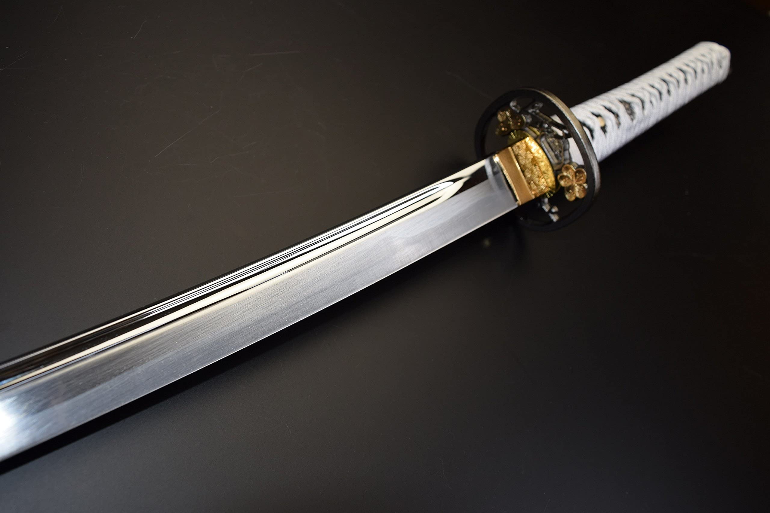 Amazon.co.jp: 模造刀-美術刀剣-関 織田信長 拵え 大刀 国重1 V