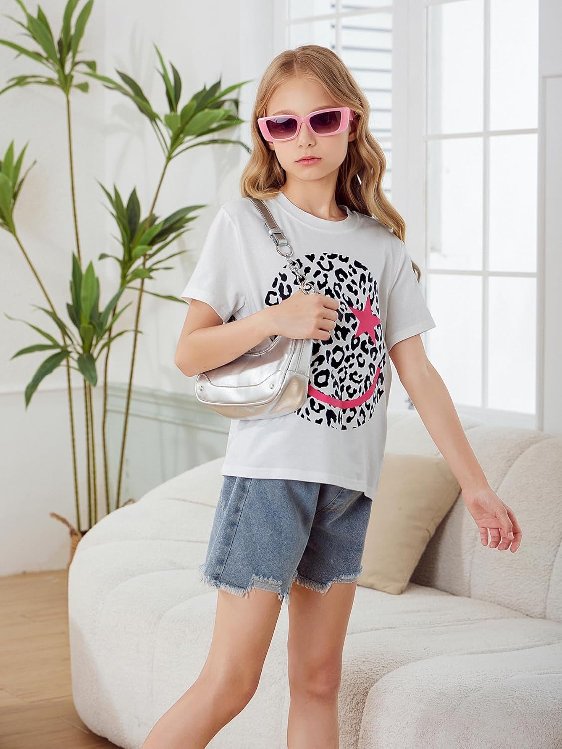 WDIRARA Girl's Leopard Graphic T Shirt Crew Neck Short Sleeve Tee Shirts Cute Tops - Image 4