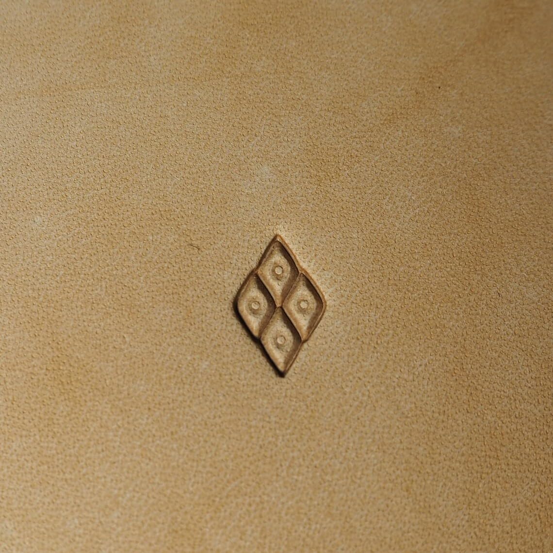 DandS ltd Leather Stamp Tool, Geometric, Professional Steel Craft Tool for Leatherworking, Embossing, Carving & Stamping Leather Projects, Belts & DIY Projects Compatible with Mallet #593
