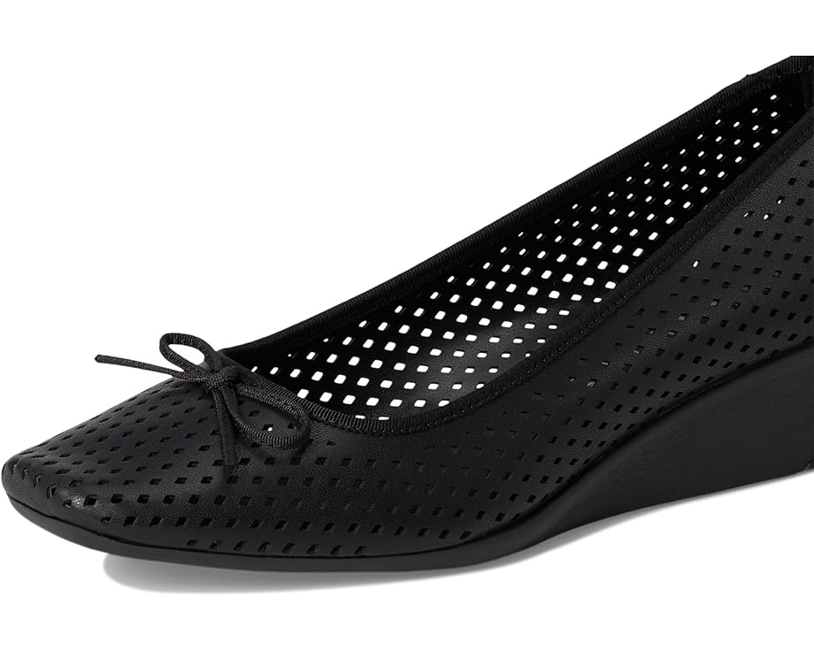 Anne Klein Winslet - Right View