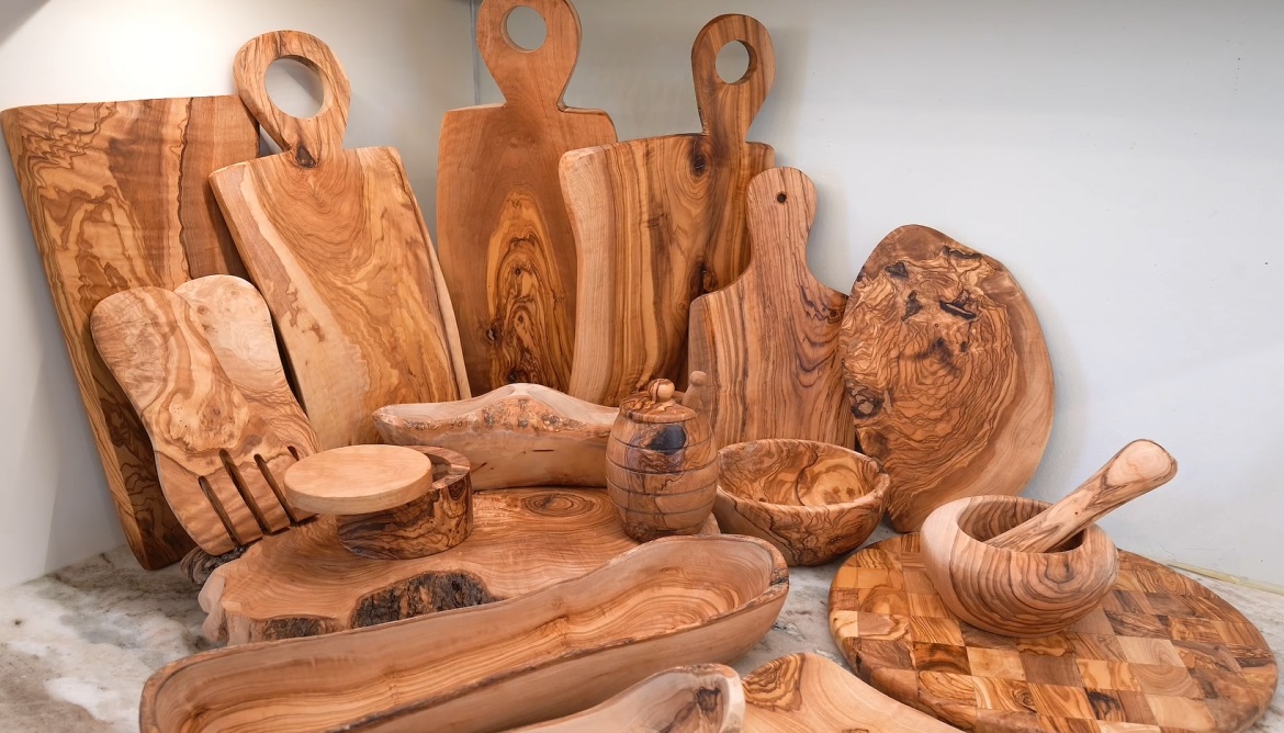 Tabla de Cortar Rústica de Madera de Olivo miniatura 7