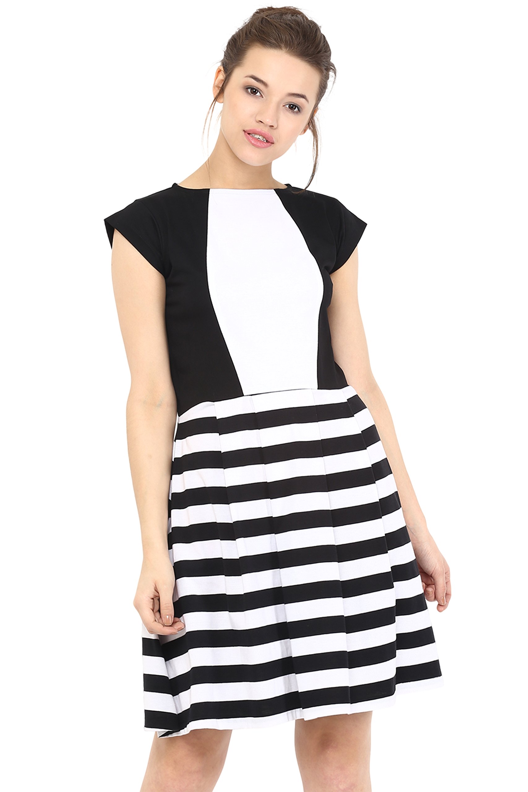 miss chase Women's Black and White Round Neck Cap Sleeves Striped Skater Dress-picture-42