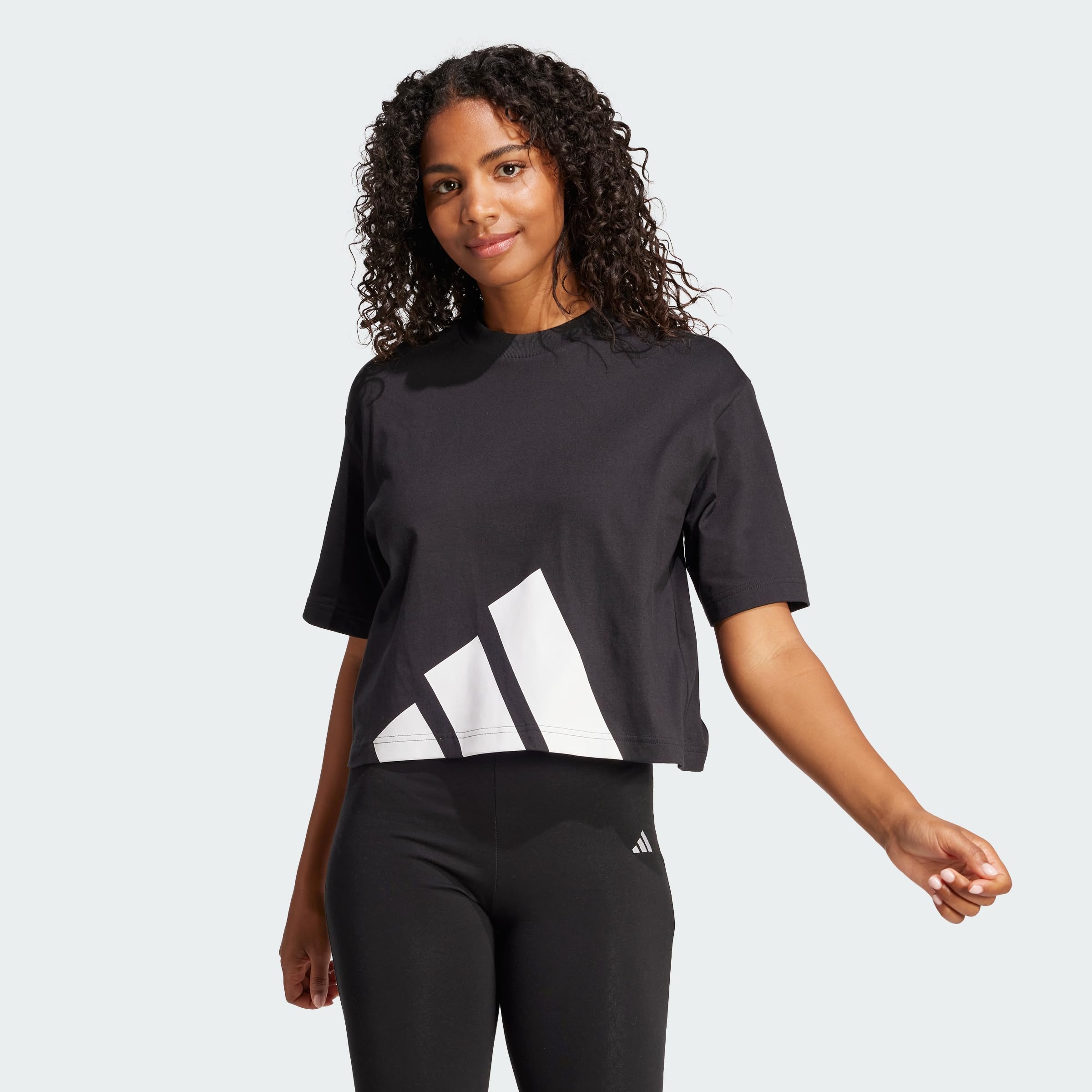 adidas Mujer Essentials New Logo Boyfriend Shirt, Black/​White, M