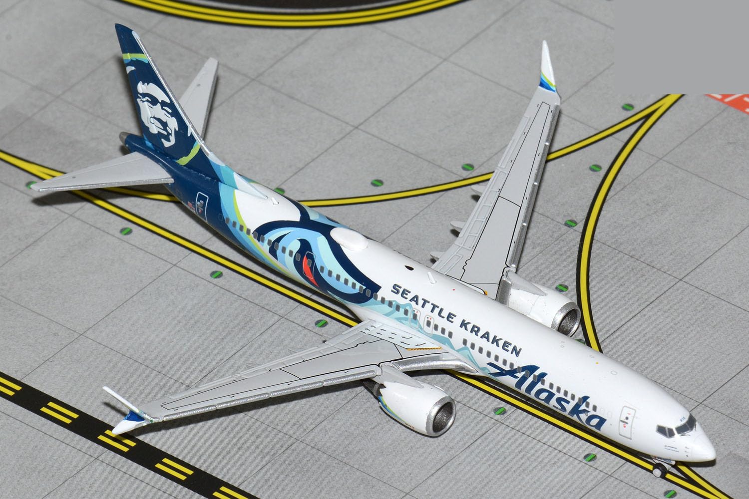 GeminiJetsGJASA2189 Alaska Airlines Boeing 737 MAX 9 N915AK; Scale 1:400
