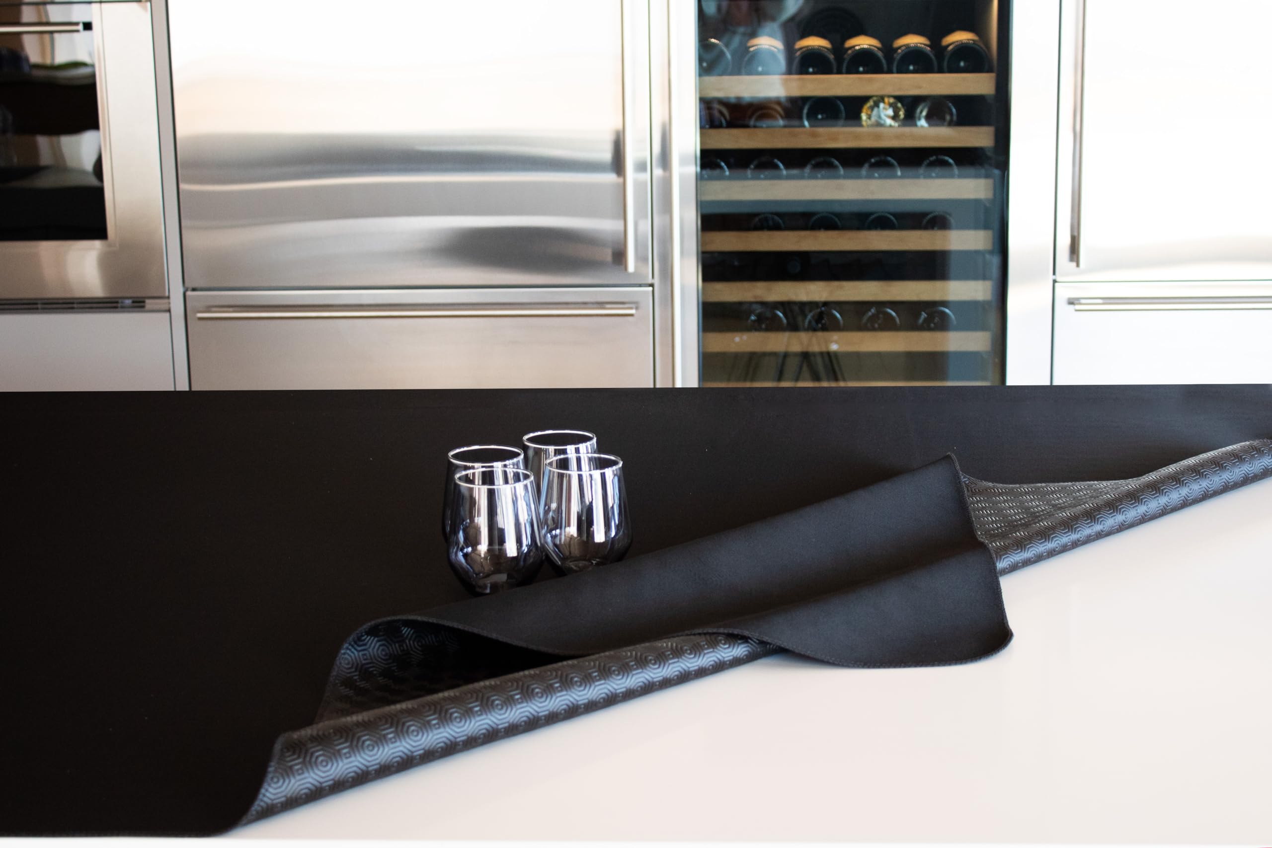 GEMITEX Table Protector Made in Italy Anti-Slip, Shockproof, Double-Sided Black/Black, 140 x 140 cm