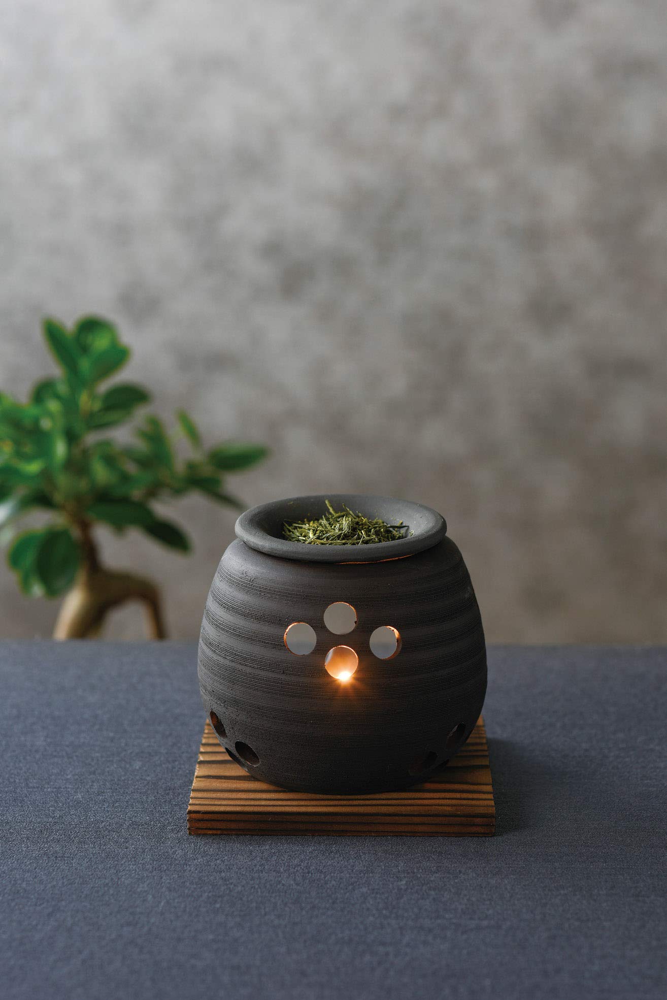 Amazon｜ヤマキイカイ(Yamakiikai) 置物 黒 径11cm 石龍黒泥大丸 茶