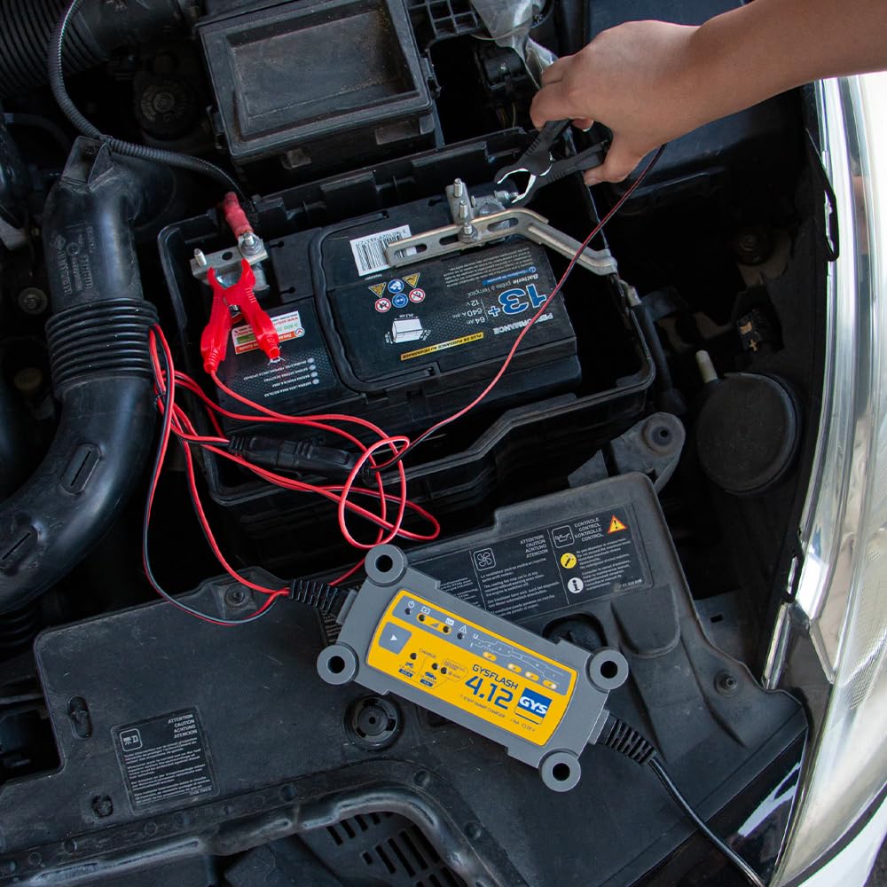 GYS, GYSFLASH 4.12, Chargeur de Batterie Intelligent Plomb (VRLA, AGM, SLA, Gel, Liquide, EFB), 0,8A/4A, Véhicules 12V (Moto, Voiture), Maintien de Charge Sécurisé, Désulfatation, IP65