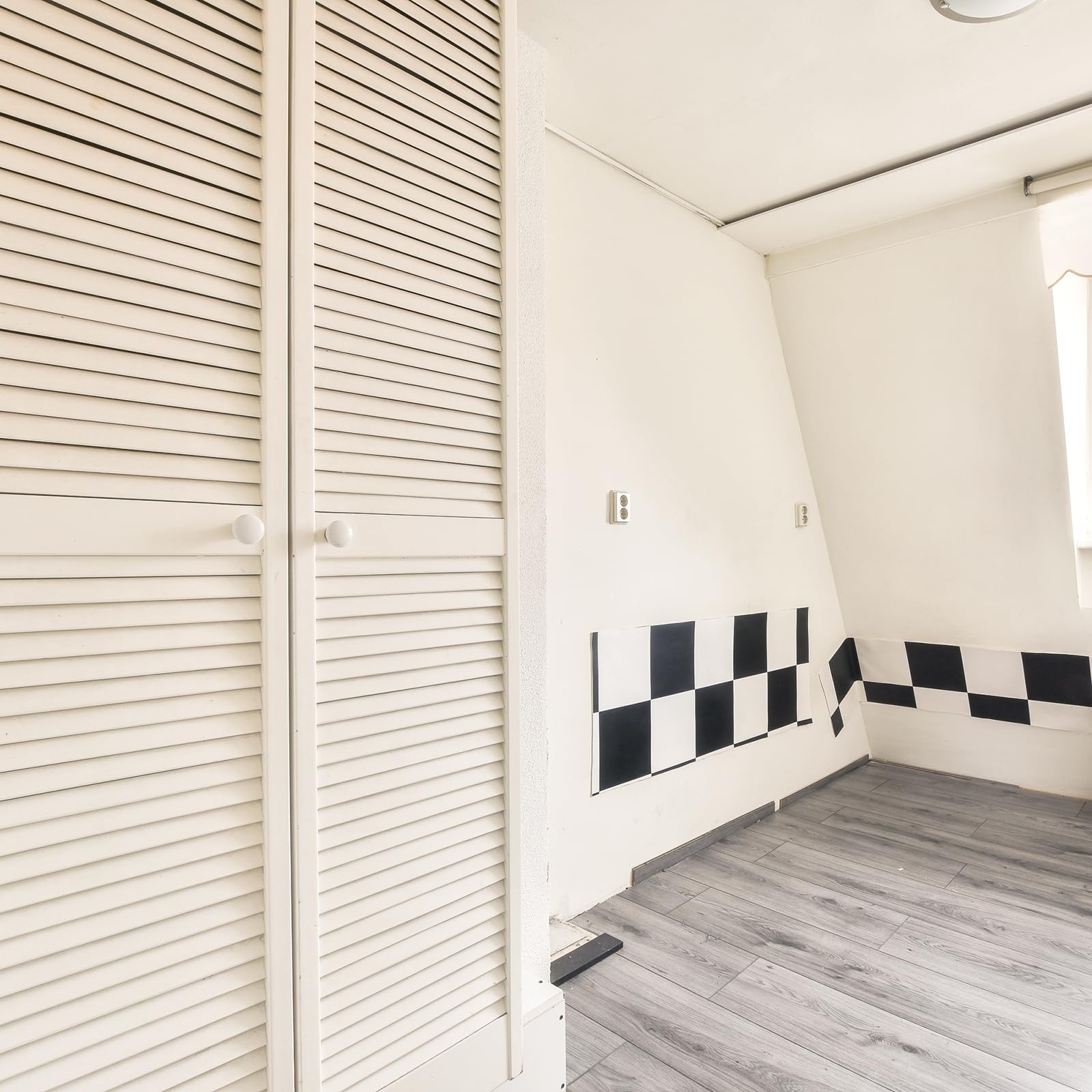 Onlywood Antine in Legno Massello - Sportello in Legno struttura a Persiana - Ante per cucina muratura o per creare mobili fai da te (bianco, 594 x 720 h. mm)