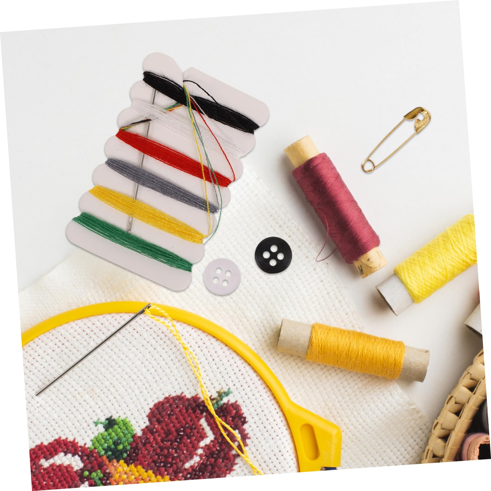 Kit de Costura Hogar Viaje, 100 Piezas, Portátil, Botones, Agujas E Hilos Obsequio Útil para Bodas y Costura Color Aleatorio