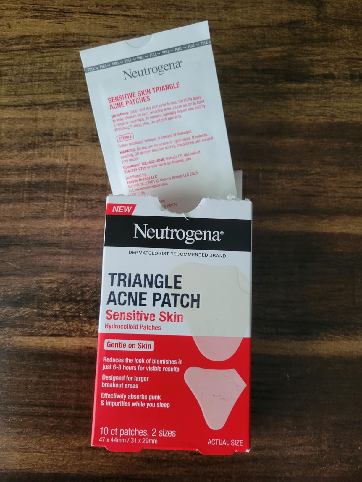 Kenvue Neutrogena Triangle Acne Patches for Sensitive Skin, Small & Large Hydrocolloid Acne treatment Reduces the Look of Pimples & Blemishes in 6-8 Hours, Non-Medicated Patches, Two Sizes, 10 ct