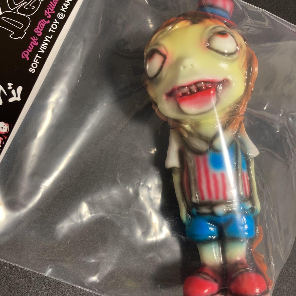 Amazon.co.jp: ソフビ かっこわらい SID シド : おもちゃ