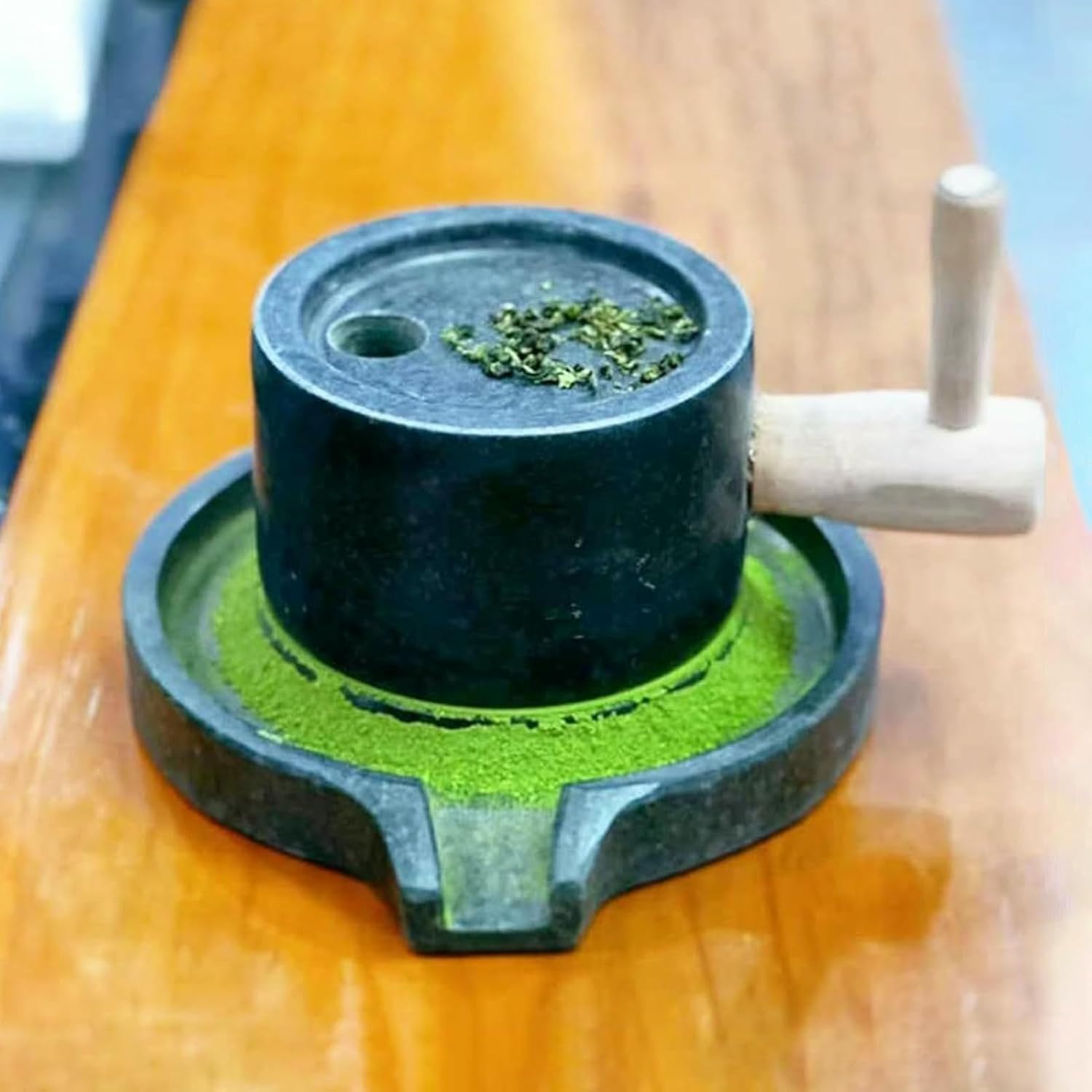 Steingetreidemühle, kleine Matcha-Pulver-Handkurbelmühle, abnehmbare Getreidemühle aus Blaustein für die Küche zu Hause, Trocken-/Nassgetreidemühle für Tee, Reis, Gewürze