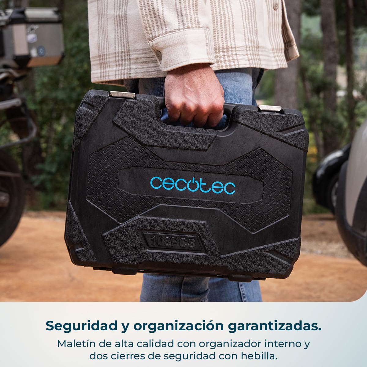 Cecotec Maletín Portaherramientas 108 Piezas ToolBox KRK 4200. 2 Carracas de 72 Dientes, Vasos CR-V de Alta Resistencia, Puntas de Acero S2, Vasos para Llantas, 2 Hebillas Metálicas