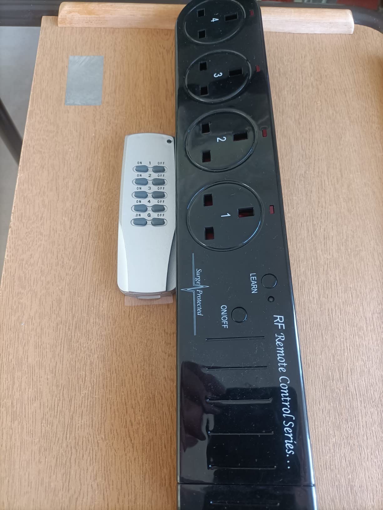 Status 4Way Extension Socket with Remote Control and Neon Indicator