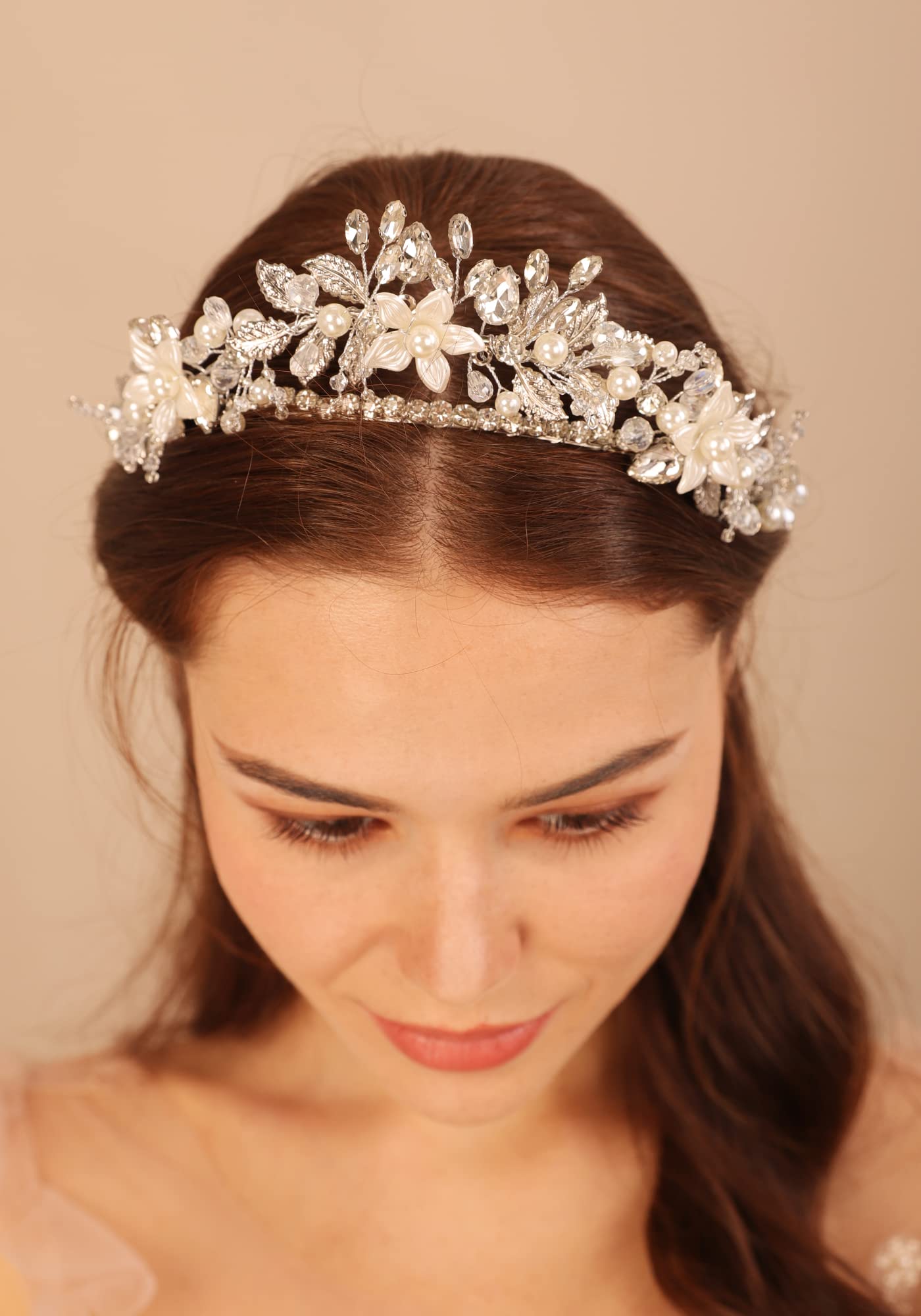 BERYUAN Silver Leaf White Flowers Pearls Crystal Wedding Hair Piece Crystal Rhinestone Pearls Beads Hair Accessories Double Side Crystal Pearls Bridal Handmde Hair Crown for Women and Girls (silver)