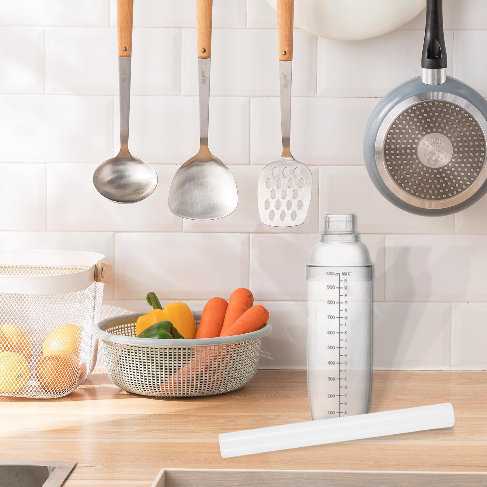 Ensemble shaker à cocktail de 1000 ml, passoire à cocktail avec marteau à citron, flacon shaker transparent avec graduation et passoire, kit shaker pour barman pour outils de cuisine de bar
