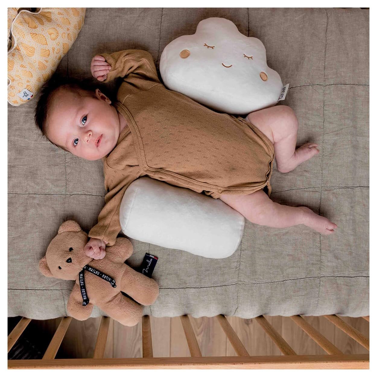 Tinéo - Cale Bébé Cloudy - 2 En 1 Cale Bébé Et Peluche - Ajustable- 23x32cm