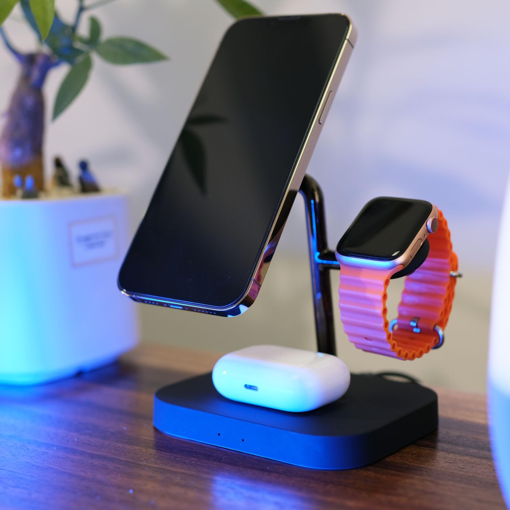 Boaraino Caricatore Wireless Magnetica, 3 in 1 Stazione di Ricarica Wireless Compatibile coniPhone 17/17 Pro/17 Pro Max /16/15/14/13/12, Apple Watch 11/10/9/8/7/6/SE/5/4/3, AirPods 2/3/4/Pro