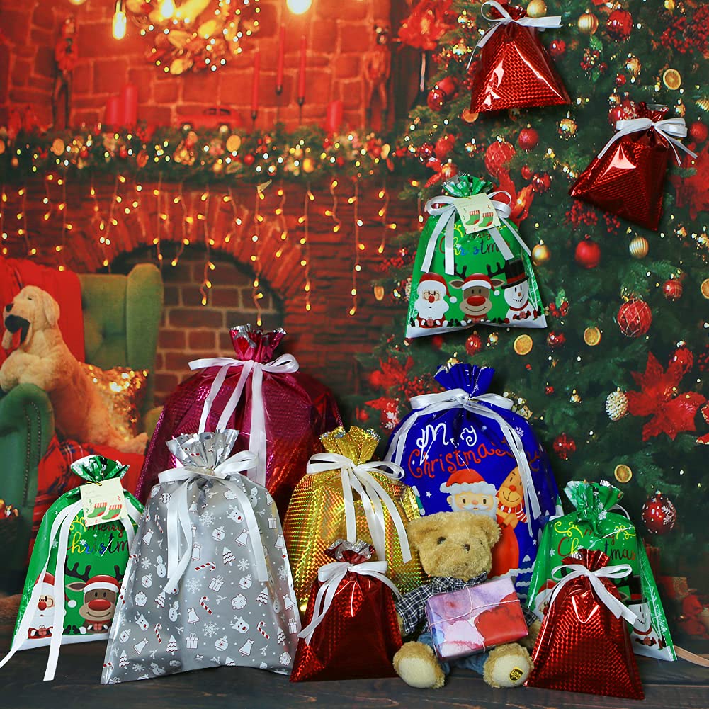 Lot de 30 sacs cadeaux de Noël avec cordon de serrage, sacs à friandises, sacs à friandises, sacs à friandises avec rubans et étiquettes en 5 tailles, pour famille, amis, enfants en toutes occasions