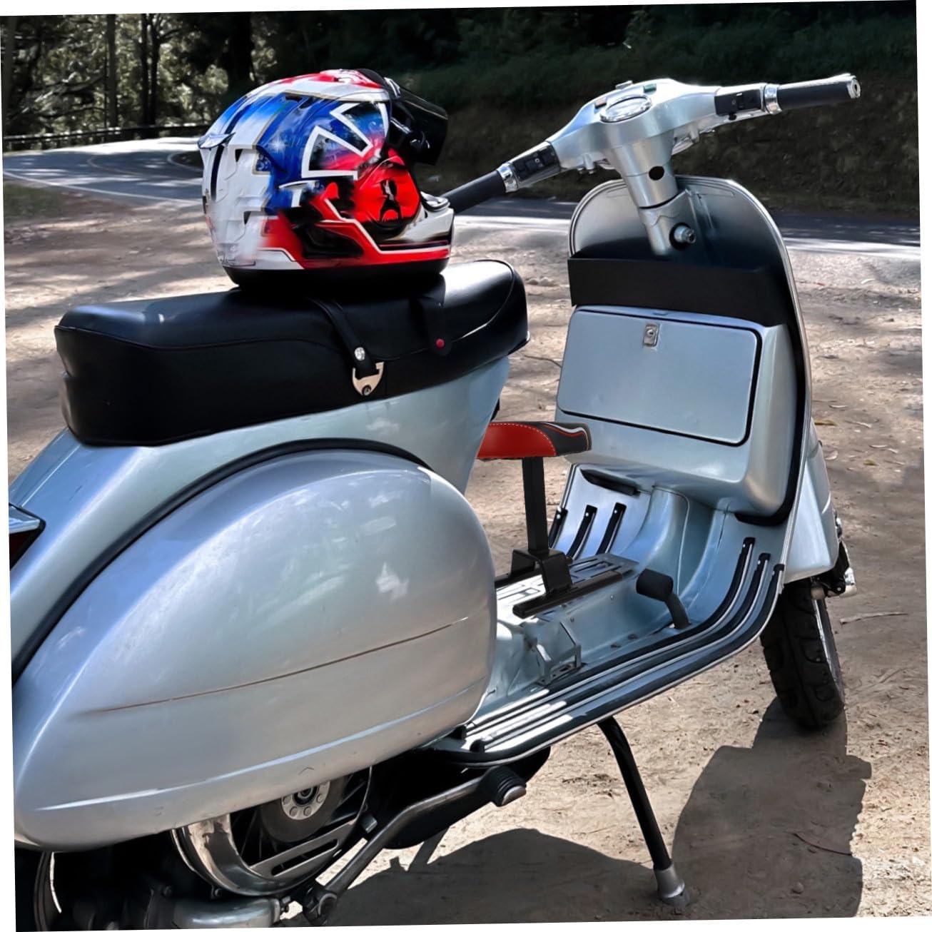 Electric Scooter Front Seat with Bracket Mount, Universal Seat for Electric Bikes and Scooters, Black Riding Stool and Random Color