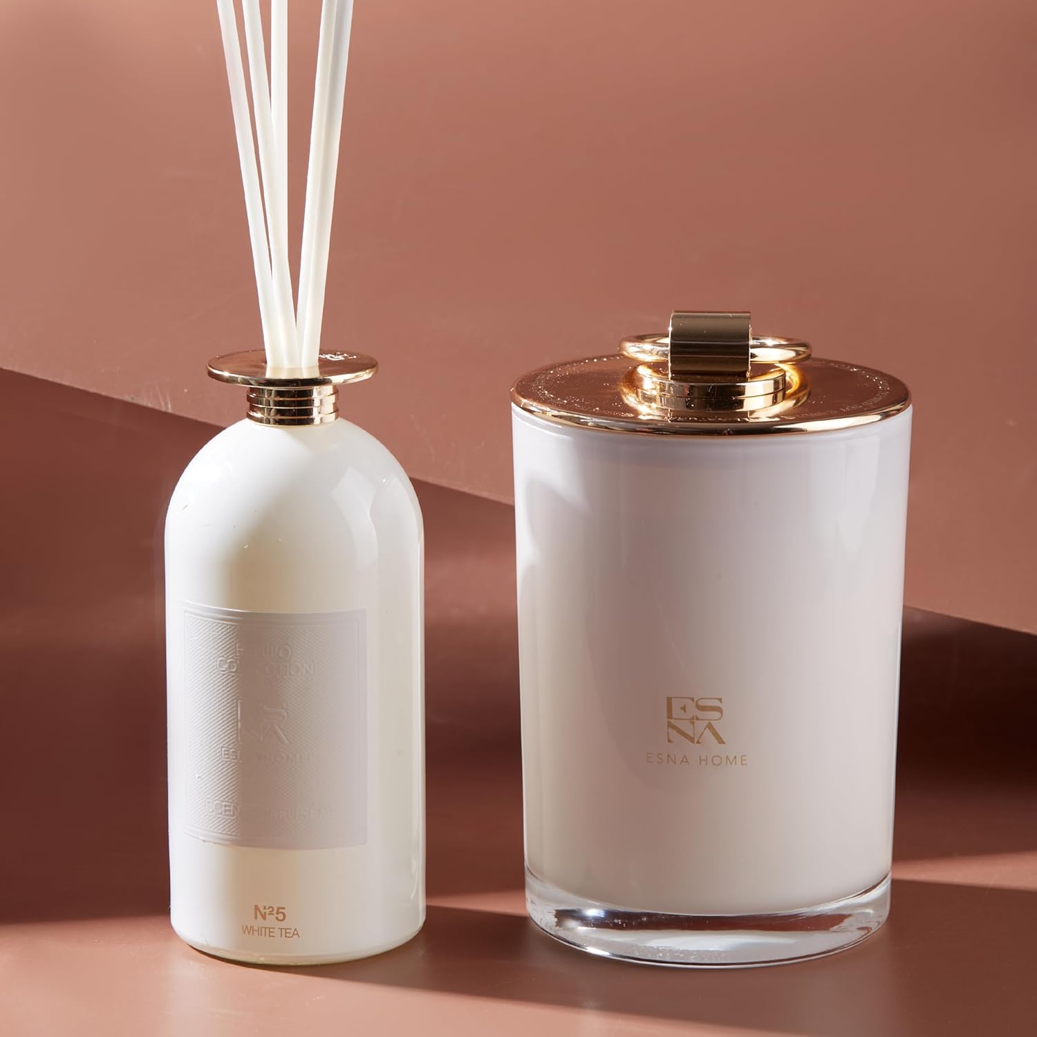 Fragrance Oil Pure Lasting Beautiful White Tea 3.5 Fl Oz 100ml 8.8oz 50 Hours Burn Gold Lid Soy White Candles Presents Perfect Bedroom Relaxing Decor for Women Holiday Present for Christmas