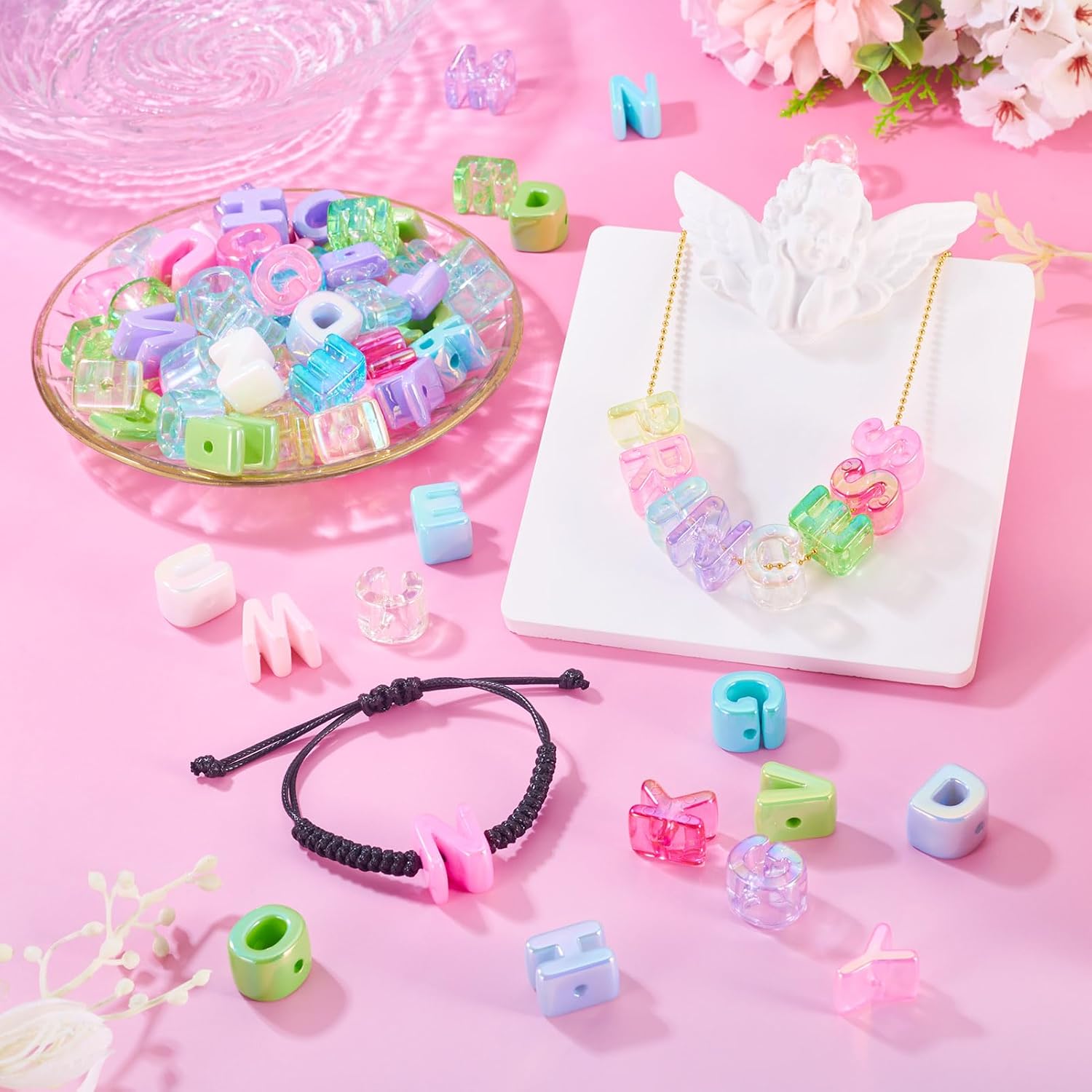 FASHEWELRY 100Pcs Large Acrylic Letter Beads, Random Mixed Letters, Iridescent Colorful Alphabet Slide Beads Large Hole 3D Big Initial Letter Bead for Bracelets Necklace Wristband Jewelry Making