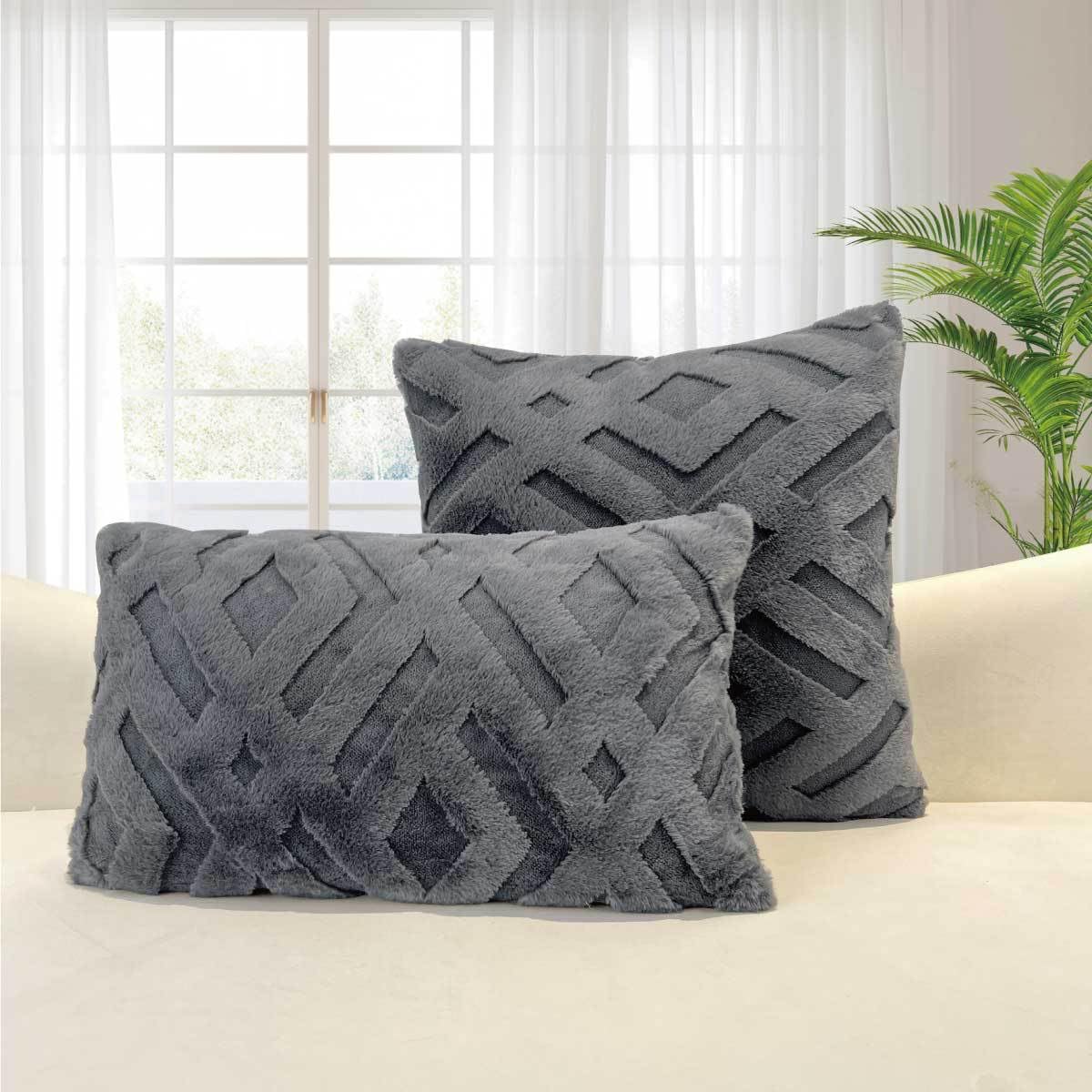 Coussin décoratif pour lit rectangulaire en peluche douce grise et garnissage coton PP
