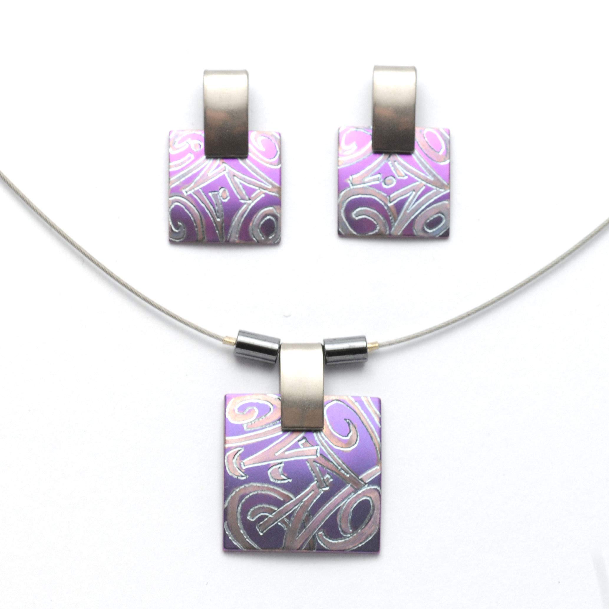 Titan Schmuck-Set. Absolut kein Risiko auf Allergien Handgefertigte Schmuckstücke. Lieferbar in verschiedenen Farben
